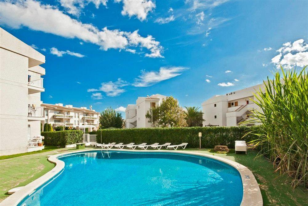 Apartamentos Llevant Port de Pollença Exterior foto
