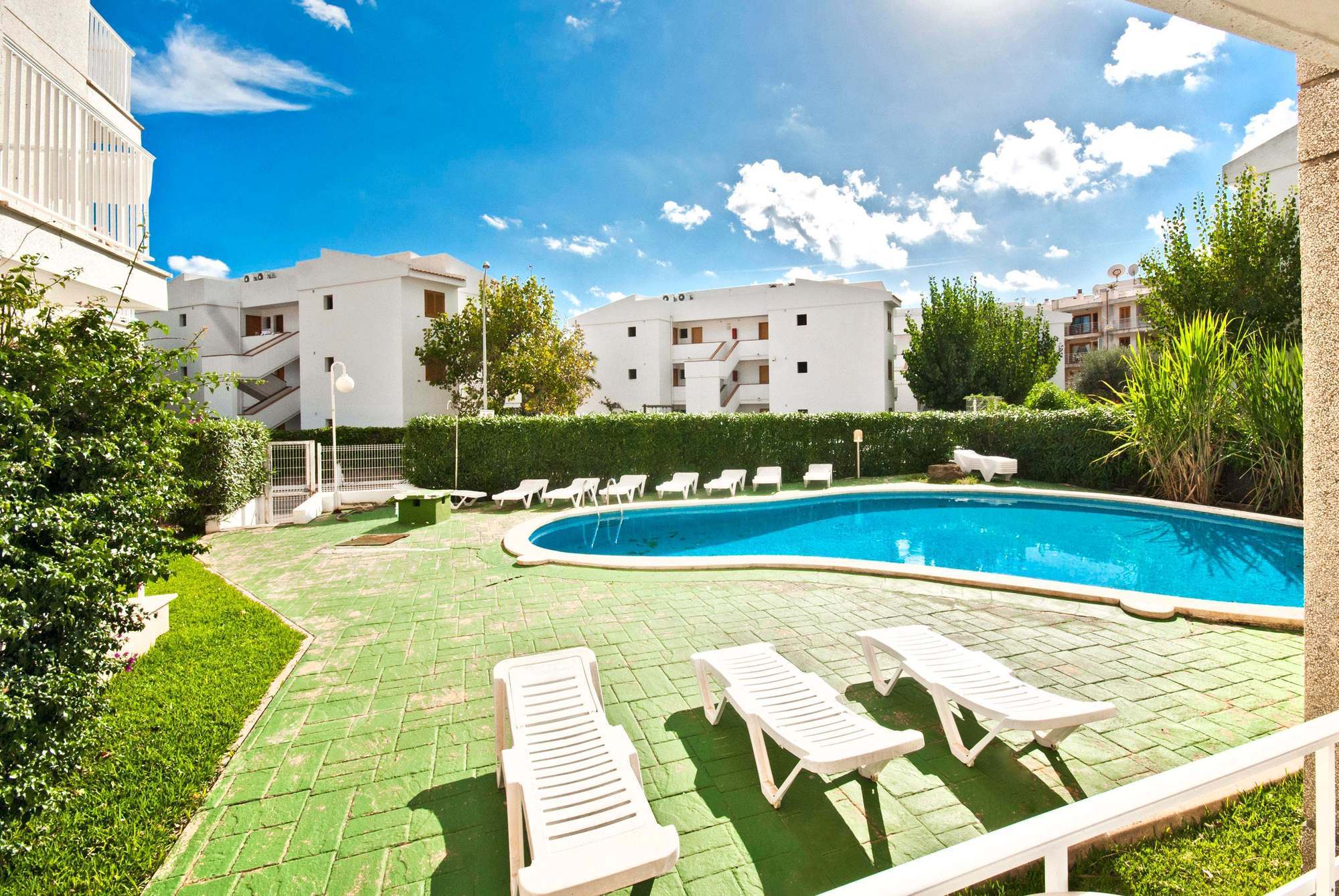 Apartamentos Llevant Port de Pollença Exterior foto